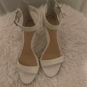 GIANNI BINI PLATFORM SANDAL SZ 8.5